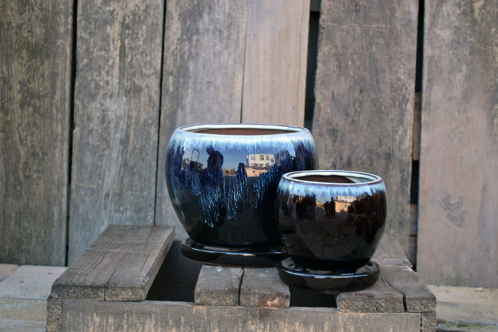 Bulbous pot and saucer